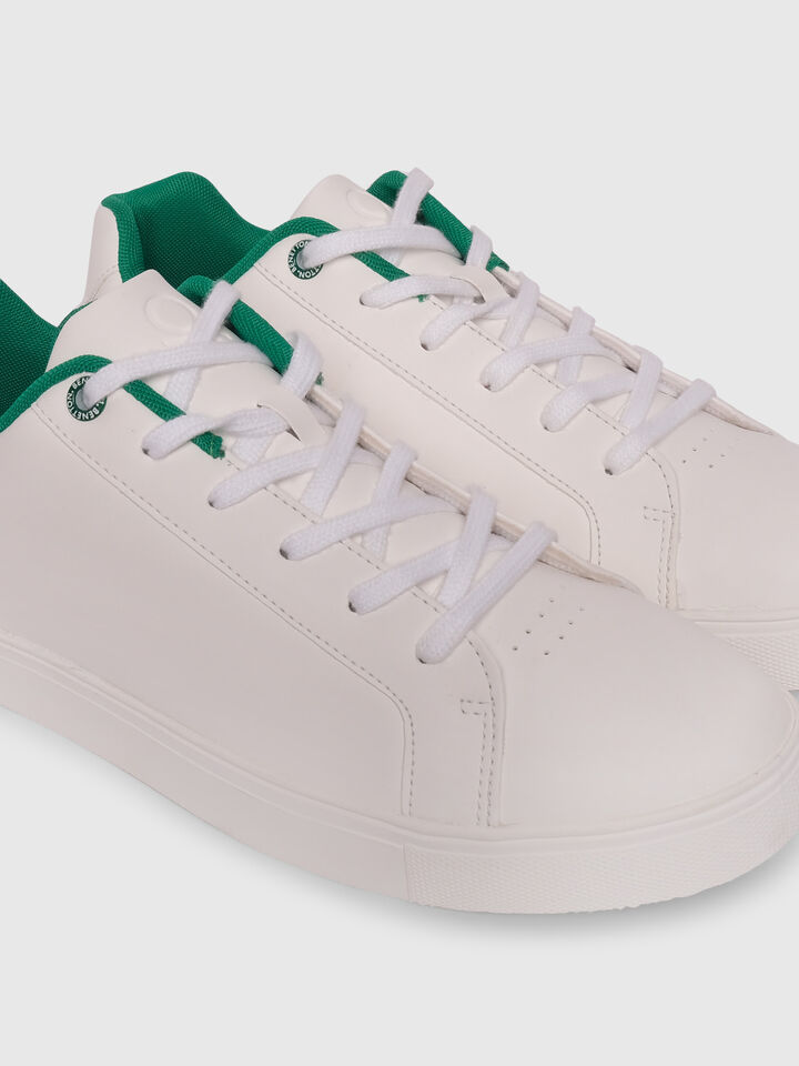 Sneaker With Big Branding image number 2